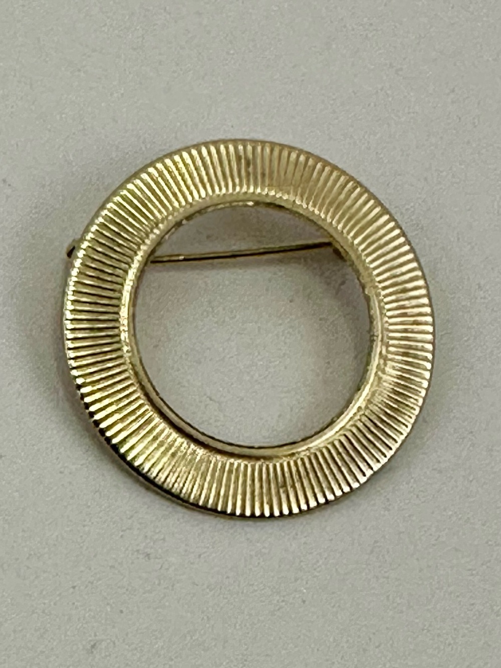 MCM Vintage Gold-Plated Textured Round Circle Halo Pin Brooch